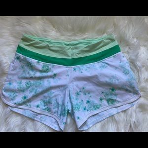 Lululemon groovy run shorts size 6